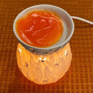 Scentsy - Ghouls & Ghosts Full Size Warmer - Retired